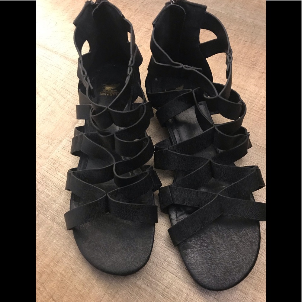 SHIEKH Black Strapped Sandals